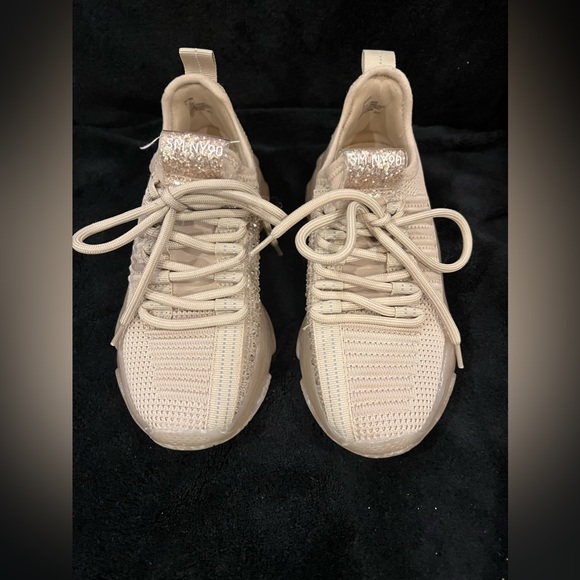 Steve Madden JMaxima Sneaker - Kids' Color Beige Girls Youth Size 2 - Picture 2 of 10